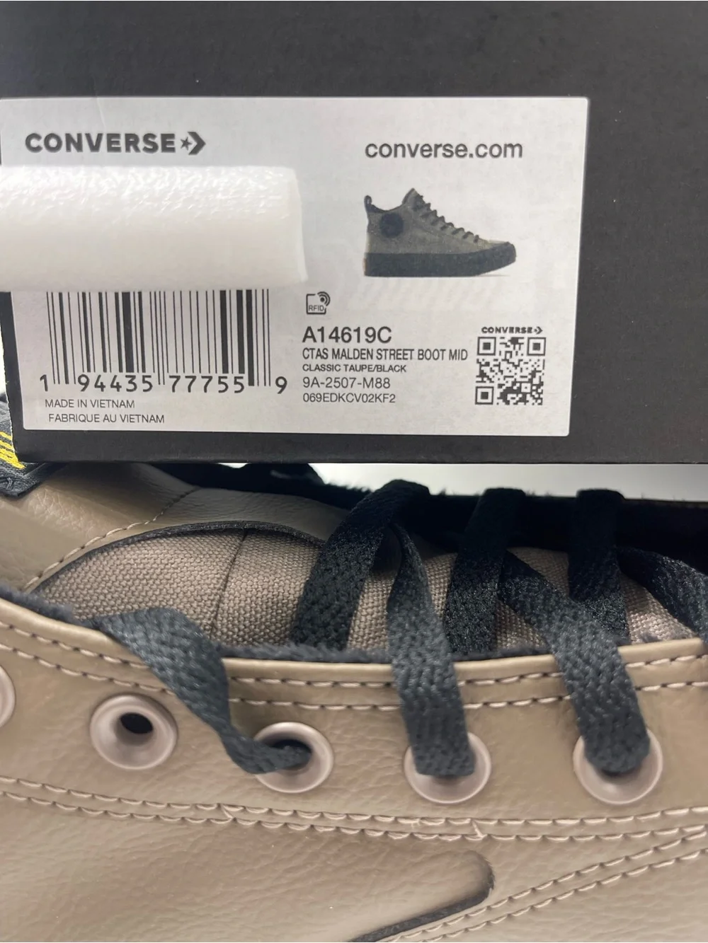 Converse • Men’s CTAS MALDEN STREET BOOT MID CLASSIC TAUPE/BLACK MTE All Weather